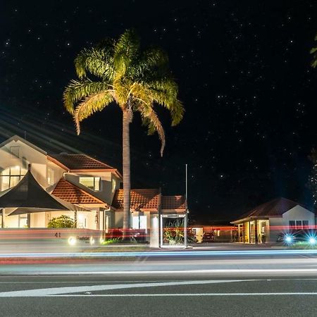 Pacific Coast Motor Lodge Уакатане Екстериор снимка
