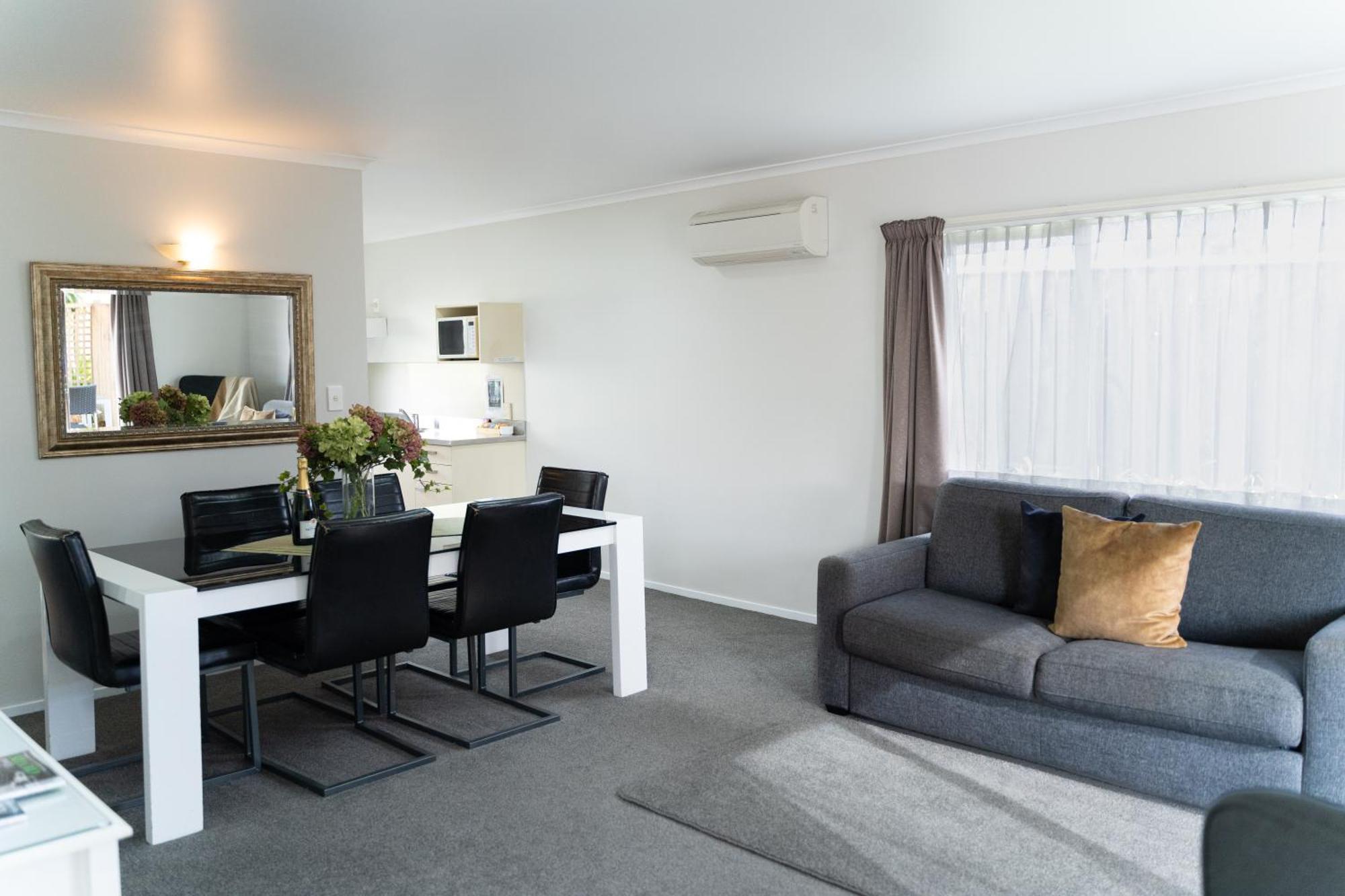 Pacific Coast Motor Lodge Уакатане Екстериор снимка