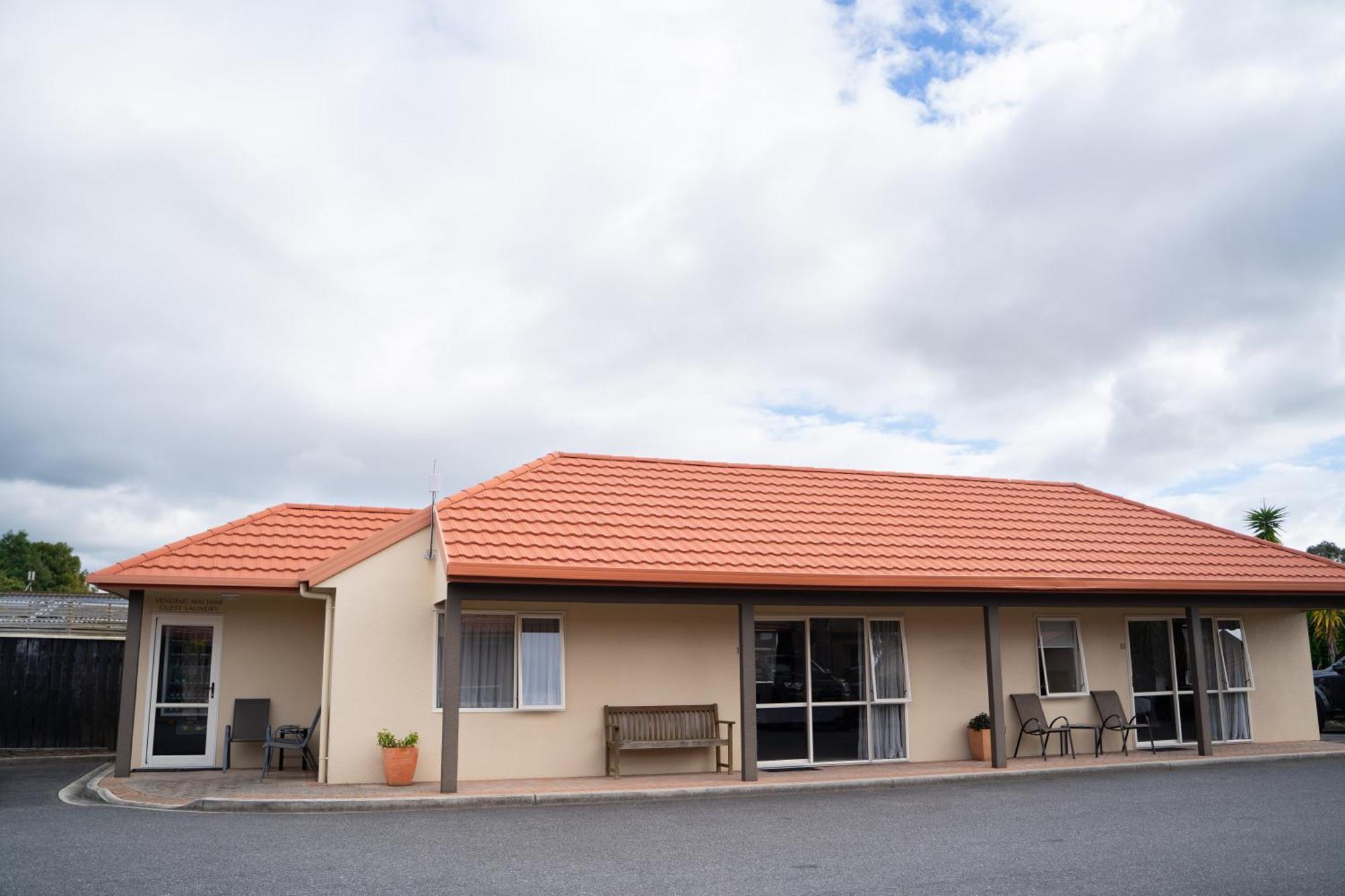 Pacific Coast Motor Lodge Уакатане Екстериор снимка
