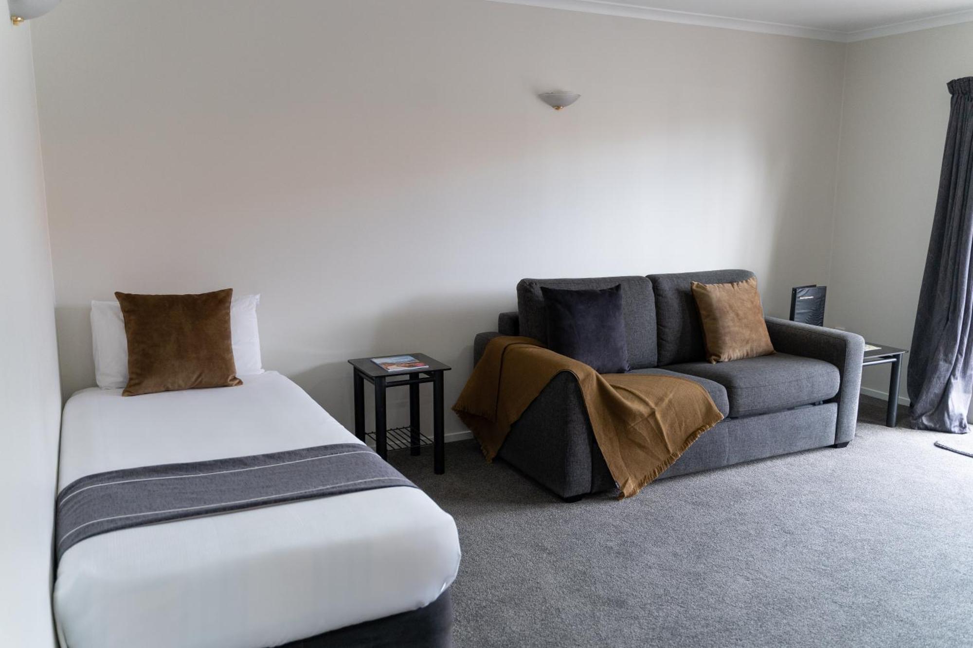 Pacific Coast Motor Lodge Уакатане Екстериор снимка