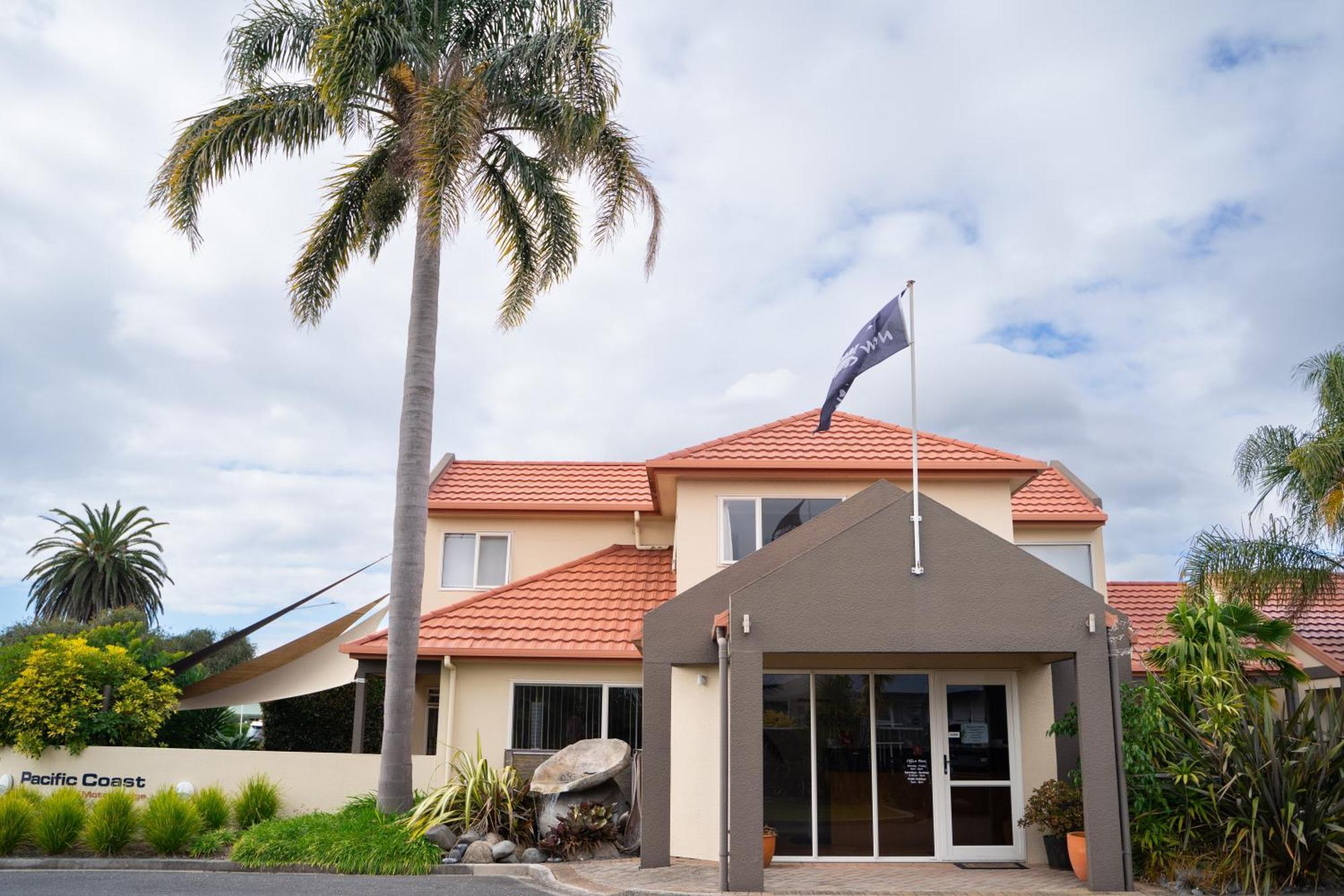 Pacific Coast Motor Lodge Уакатане Екстериор снимка