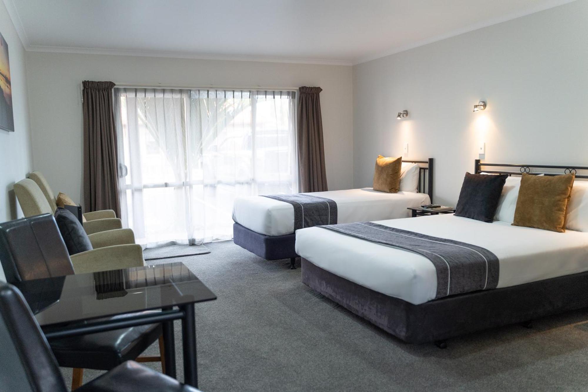 Pacific Coast Motor Lodge Уакатане Екстериор снимка