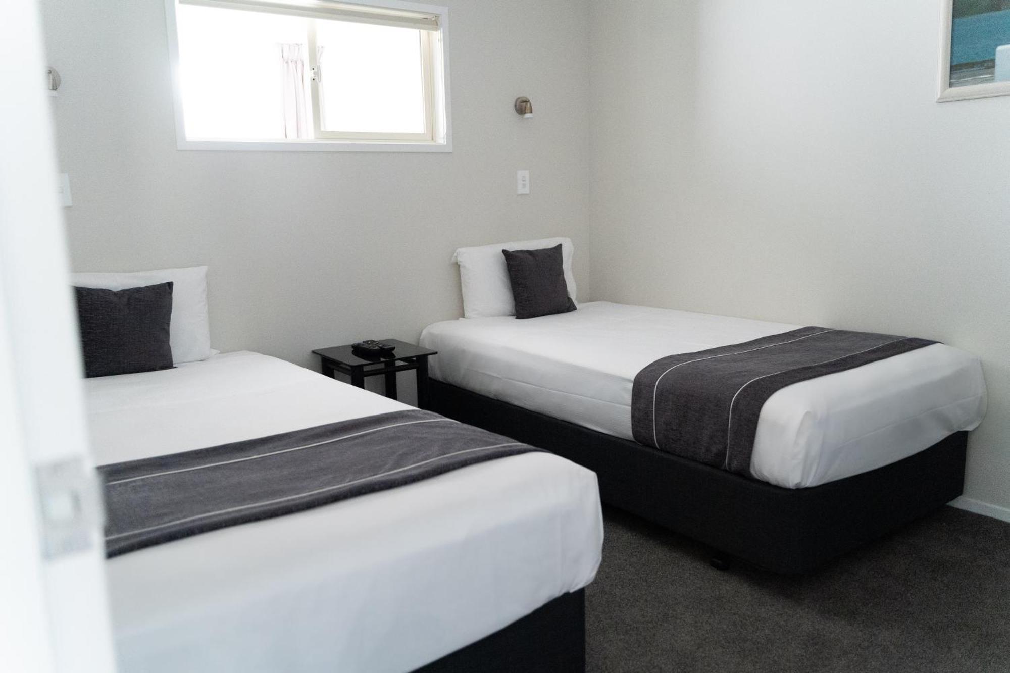 Pacific Coast Motor Lodge Уакатане Екстериор снимка