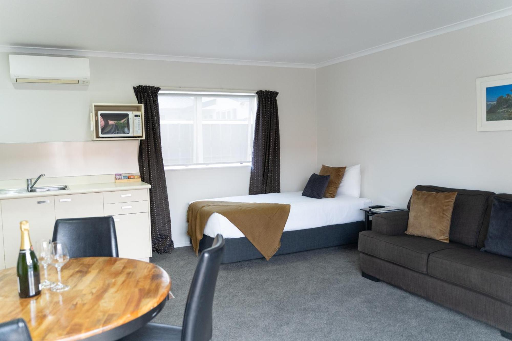 Pacific Coast Motor Lodge Уакатане Екстериор снимка