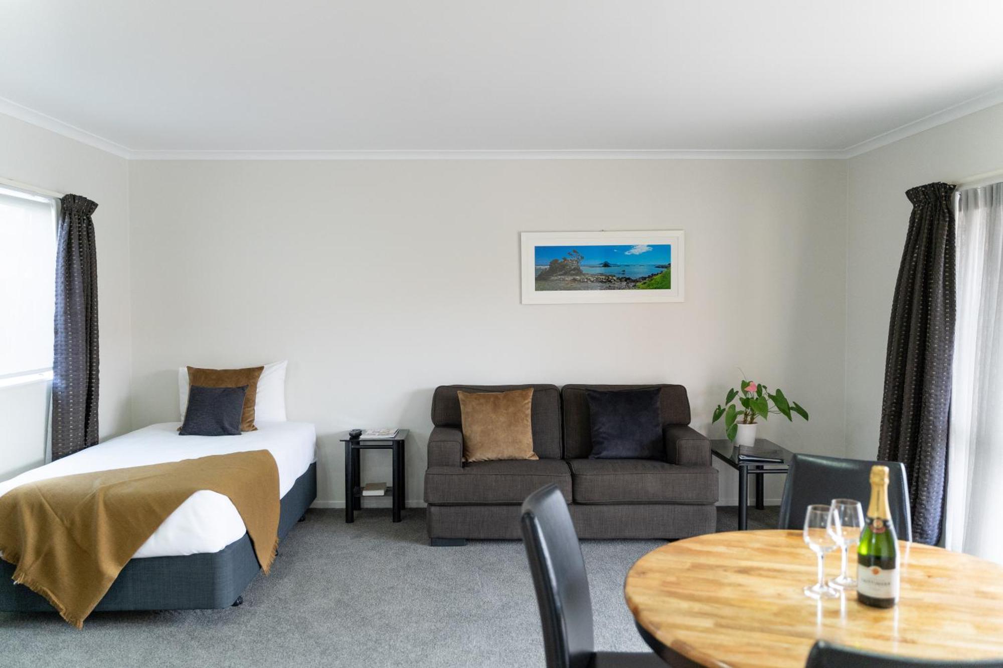 Pacific Coast Motor Lodge Уакатане Екстериор снимка