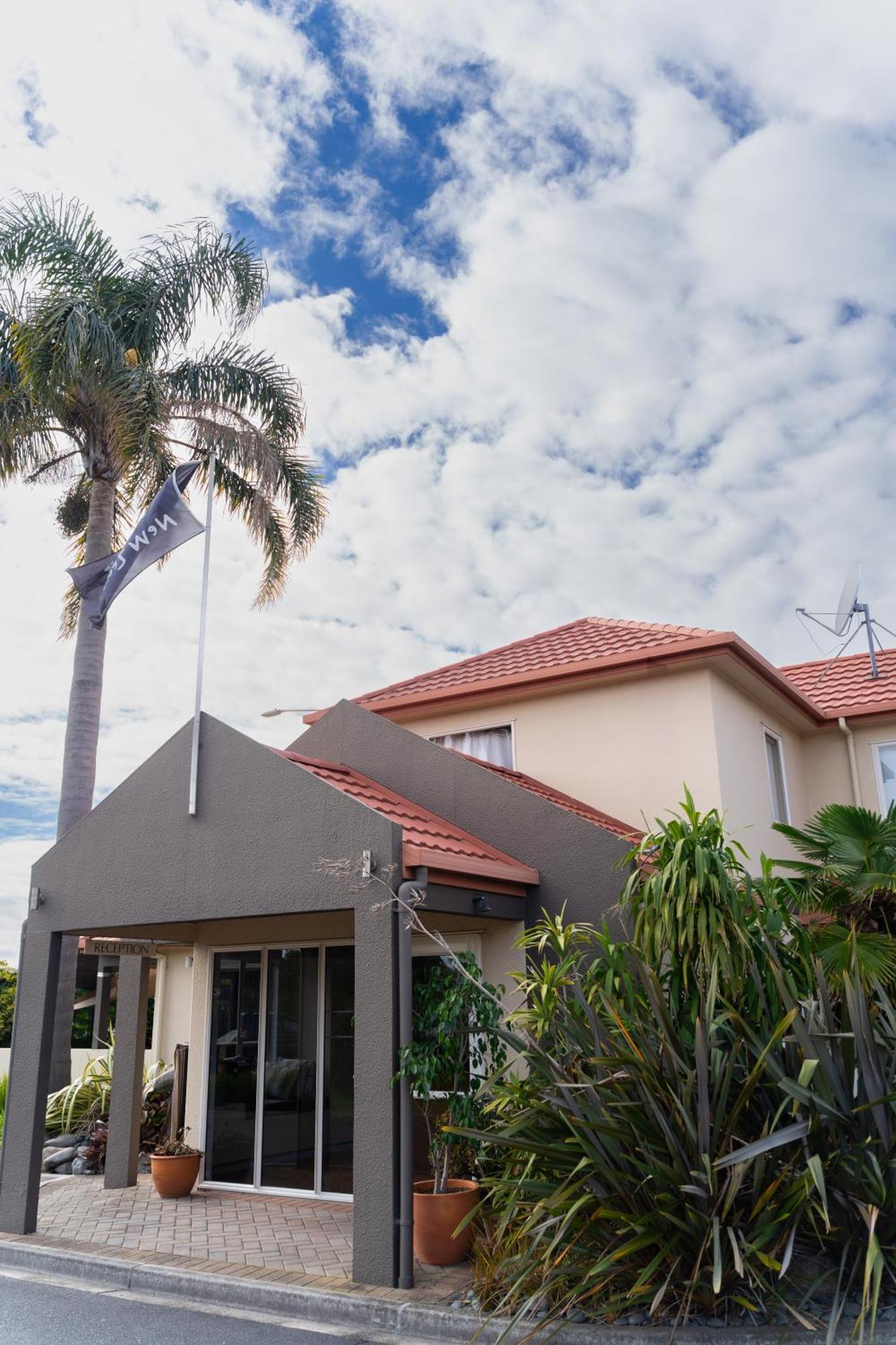 Pacific Coast Motor Lodge Уакатане Екстериор снимка